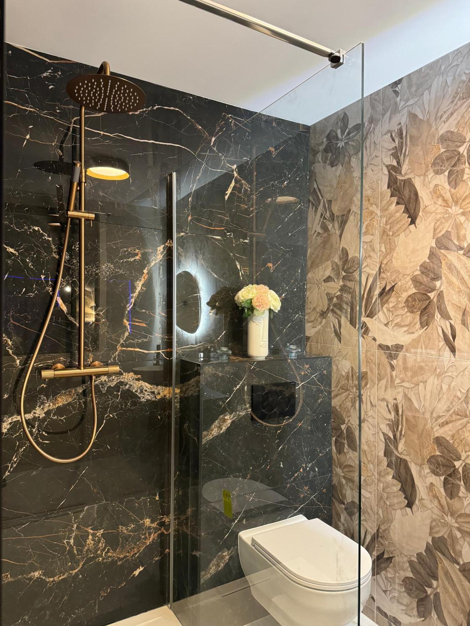 Flower Suite And Spa La Seyne-sur-Mer Exterior photo